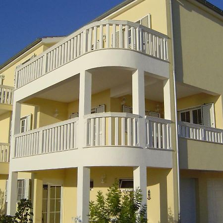 Villa Lovric Примоштен Экстерьер фото