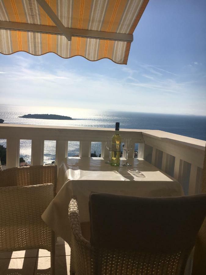 Villa Lovric Примоштен Экстерьер фото